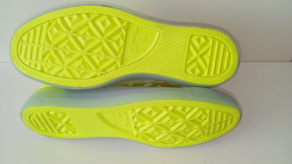 CONVERSE translucent Chuck Taylor 39