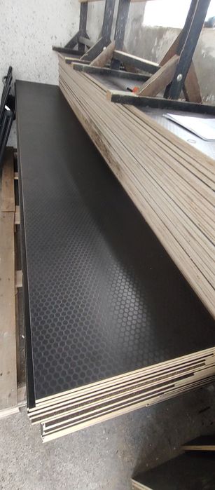 Płyty wodoodporne antypoślizgowe na busy, przyczepy, podłogi