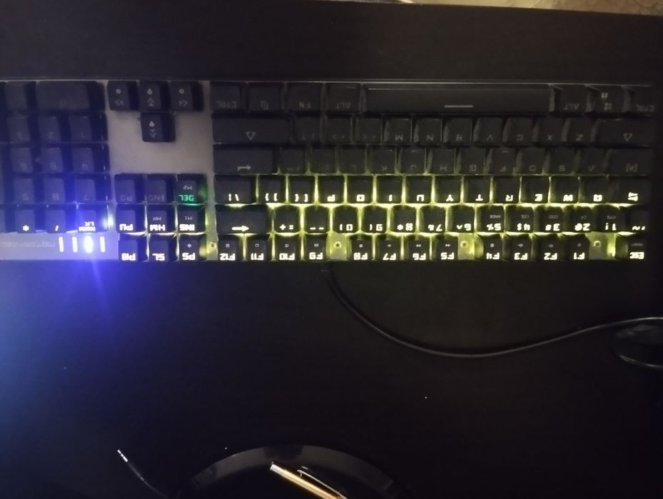 Klawiatura mechaniczna RGB MOTOSPEED CK104.