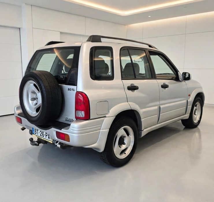 ÚNICO DONO DESDE NOVO, Suzuki grand vitara 2.0 D A/C  ano 2000 como novo  possivel retoma para facilitar o negócio