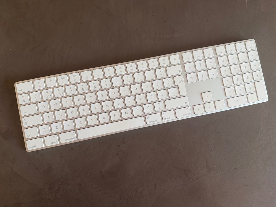 Apple Magic Keyboard A1843 — Excelente Estado
