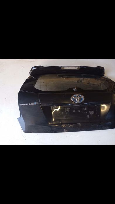 Klapa tył tylna toyota prius plus polift kod 218