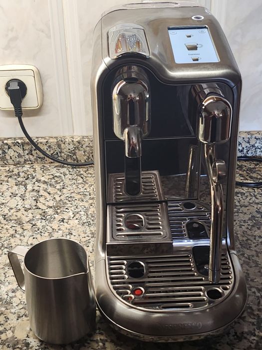 Maquina Nespresso Creatista Pro
