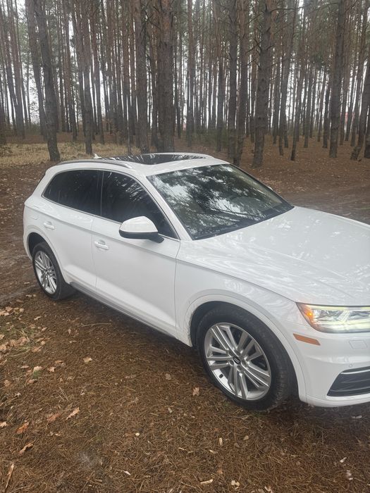 Продам Audi Q5 2.0 бензин