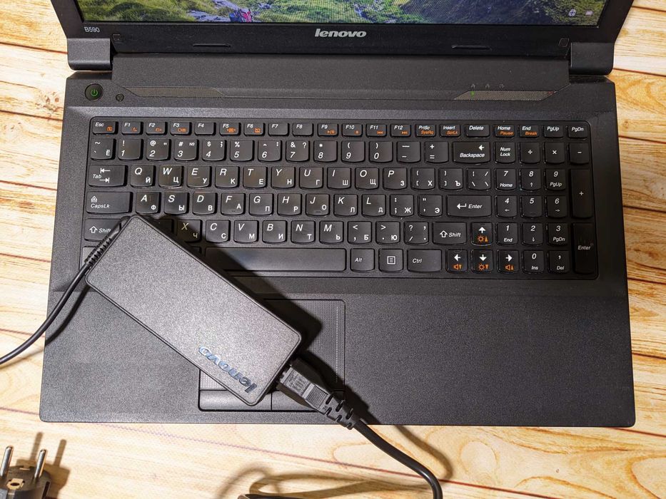 Ноутбук Lenovo IdeaPad 15.6" з новим SSD | Intel 1005M | 4GB ОЗУ