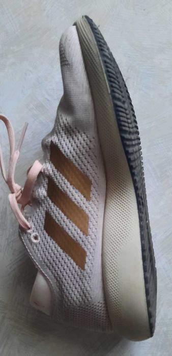 Vendo sapatilhas adidas para senhora