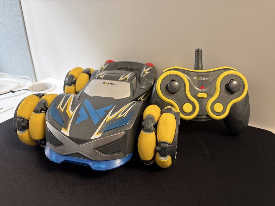 Авто Silverlit Hyper Drift на пульті дистанційного управління