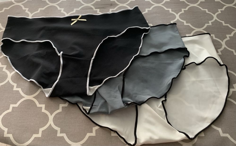 Продам набір красивих трусиків