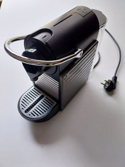 Nespresso máquina de café  premium Pixie by Krups original [como nova]