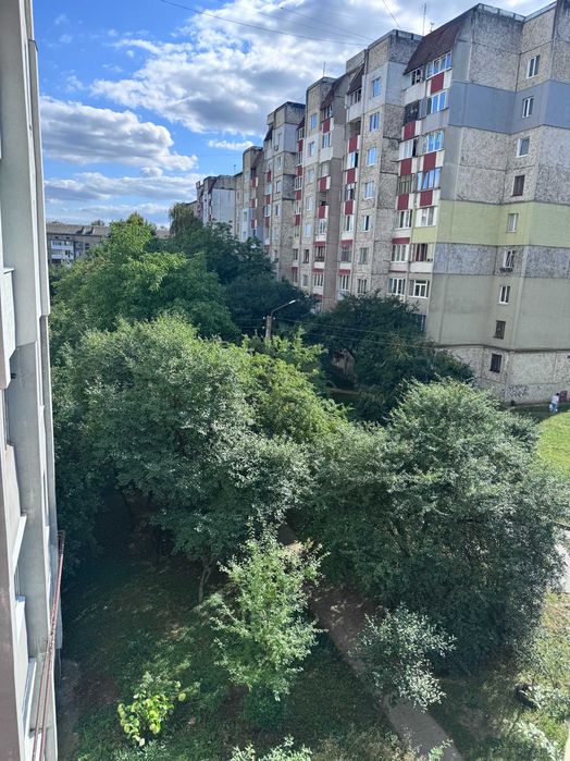 Здаю окрему кімнату для дівчини . Вулиця Паркова .Проживання з молодою власницею.