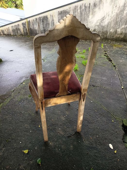 Cadeira antiga-lote 151