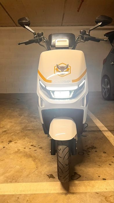 Moto com garantia 2 anos