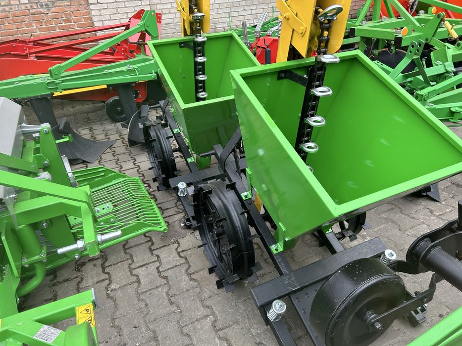 Картоплесаджалка навісна Bomet. Саділка, сажалка двохрядна.