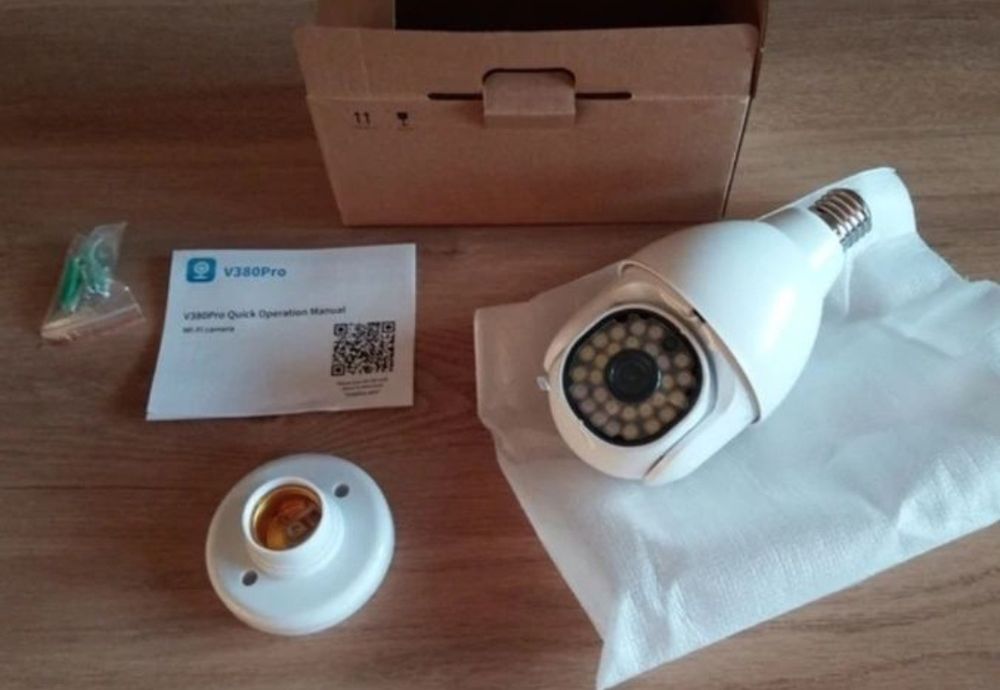 Lâmpada com câmara oculta HD V380 pro wifi **Novo**