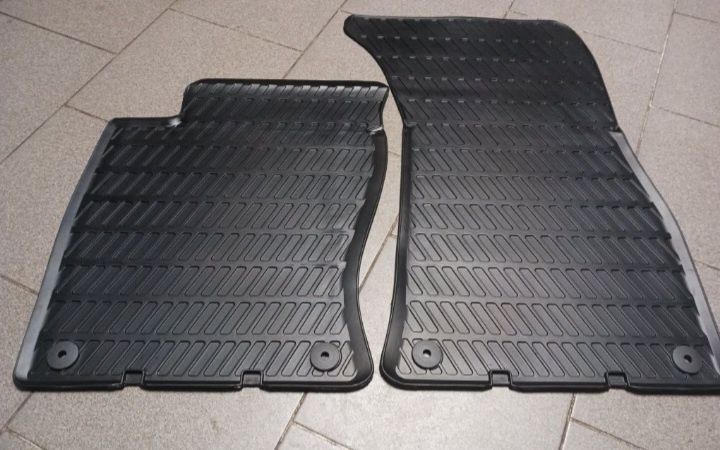 Oryginalne dywaniki gumowe Audi A8 D3