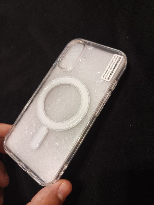 iPhone 16 – Grube Silikonowe Etui MagSafe – NOWE