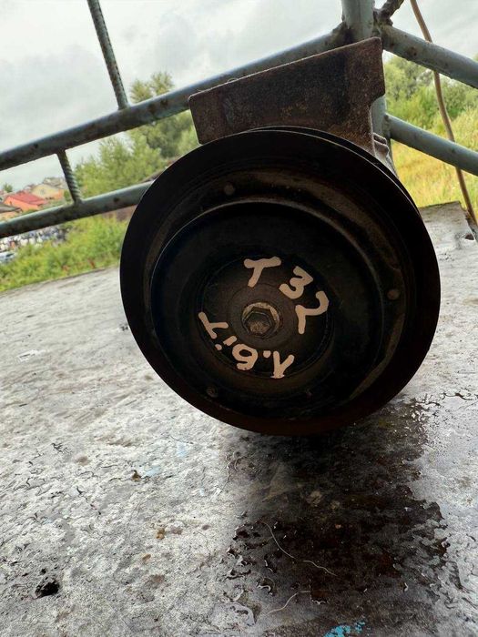 Компресор кондиціонера Nissan X-Trail T32 Qashqai J11 1.6i 926004MS1A