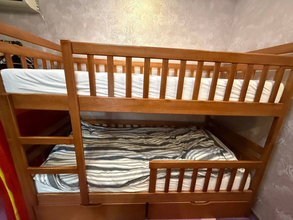 Продам 2-х ярусную кровать