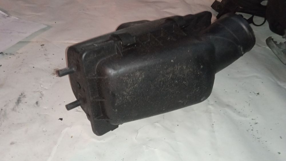 Корпус воздушного фільтра Craissler Voyager 2.5 TDI