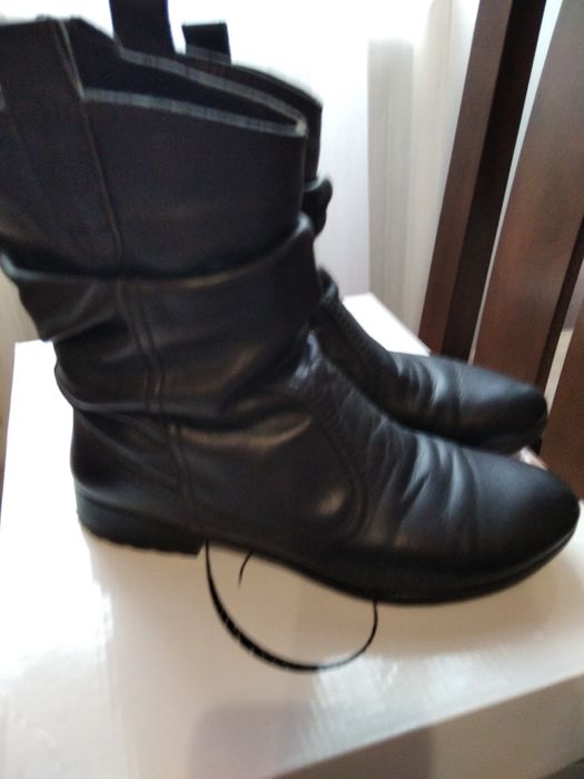 Продам чобітки бу у нормальному стані