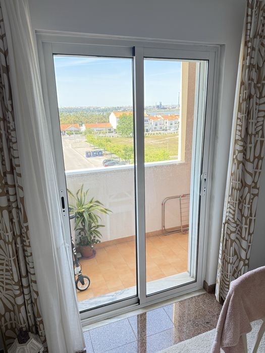 Janelas e porta usadas para despachar