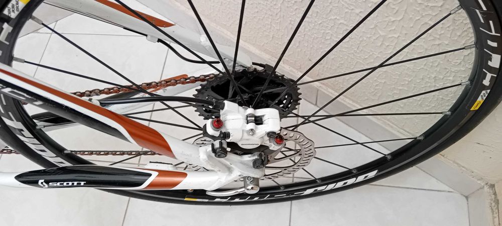 Bicicleta roda 26 montagem personalizada com Mavic, SRAM e suspensão a AR