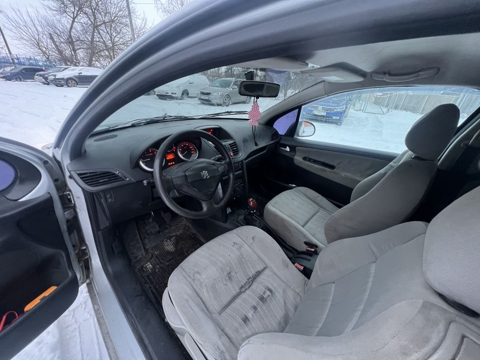 Продам Пежо 2007 року 1.4 Бензин