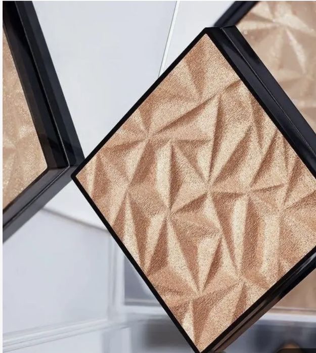 Puder Rozświetlający - Golden Glow