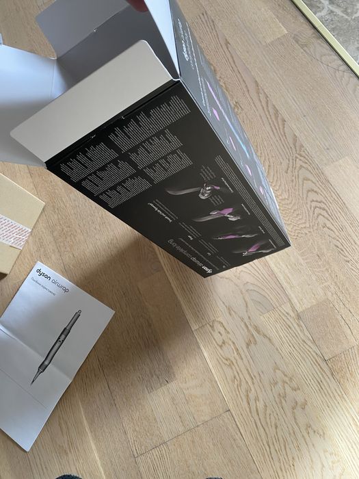 Оригінальна коробка Dyson