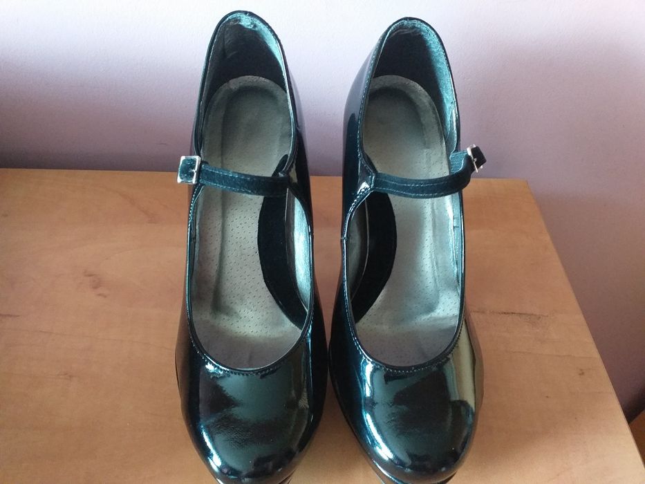 Buty Czółenka Czarne szpilki Skóra lakierowana Goth/Rock