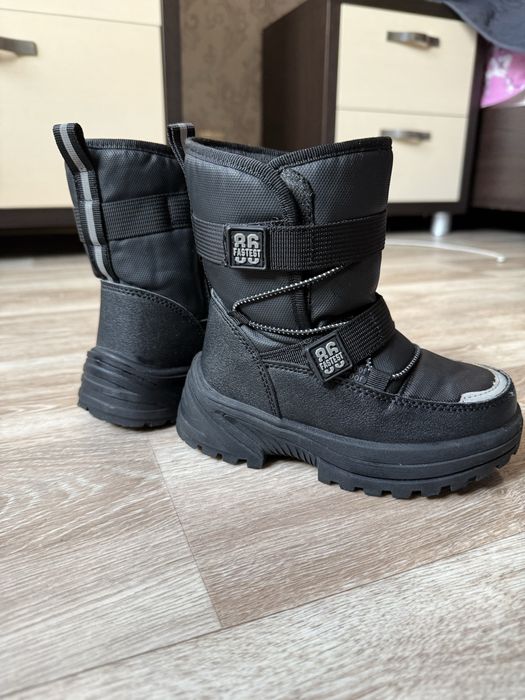 Чоботи зимові ботинки на хлопчика 27 розмір 17 см