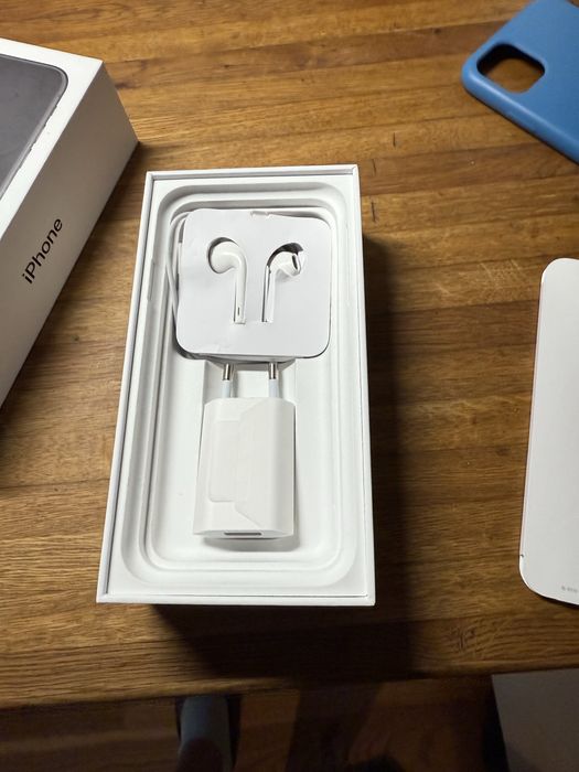 Iphone 11 stan b. Dobry