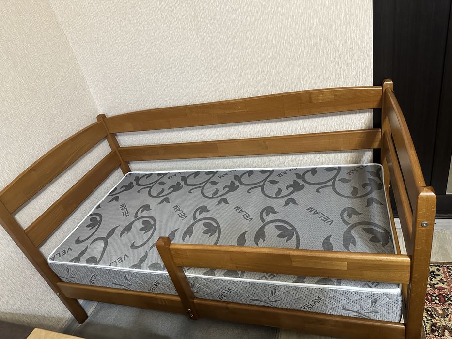 Ліжко односпальне