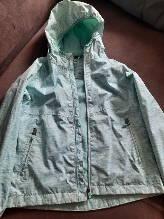 Ветровка для девочки