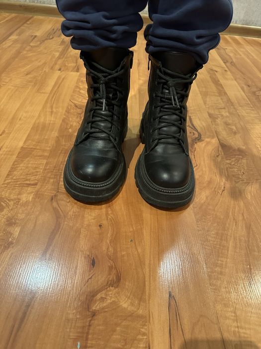 Ботинки женские 39р(25см )