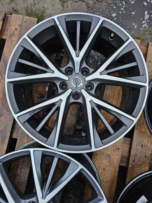 4x Felgi aluminiowe Volvo 5x108 19"