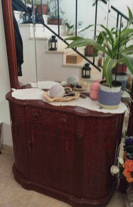 Aparador com espelho entrada ou sala