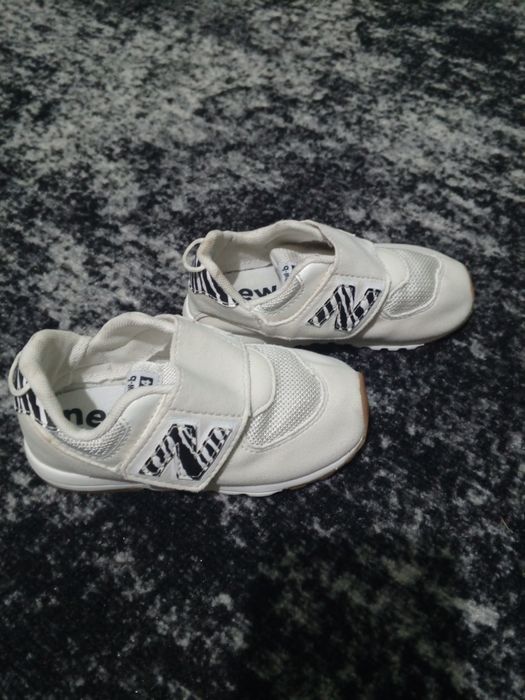 Кросівки  дитячі 22 та 24 розміру