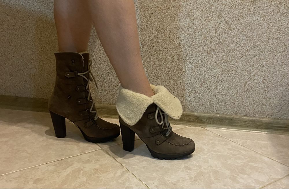 Натуральні замшеві чобітки