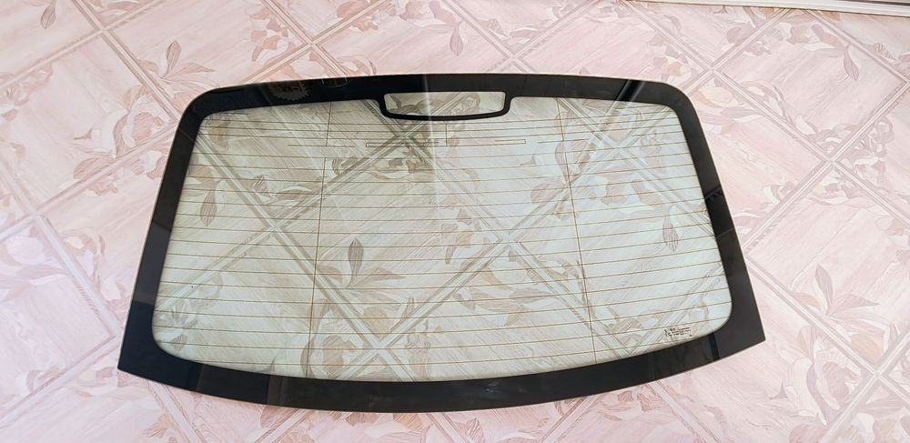 Стекло заднее Kia K7(Cadenza) 2016