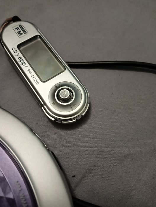 CD плеер Samsung MCD-CP550.