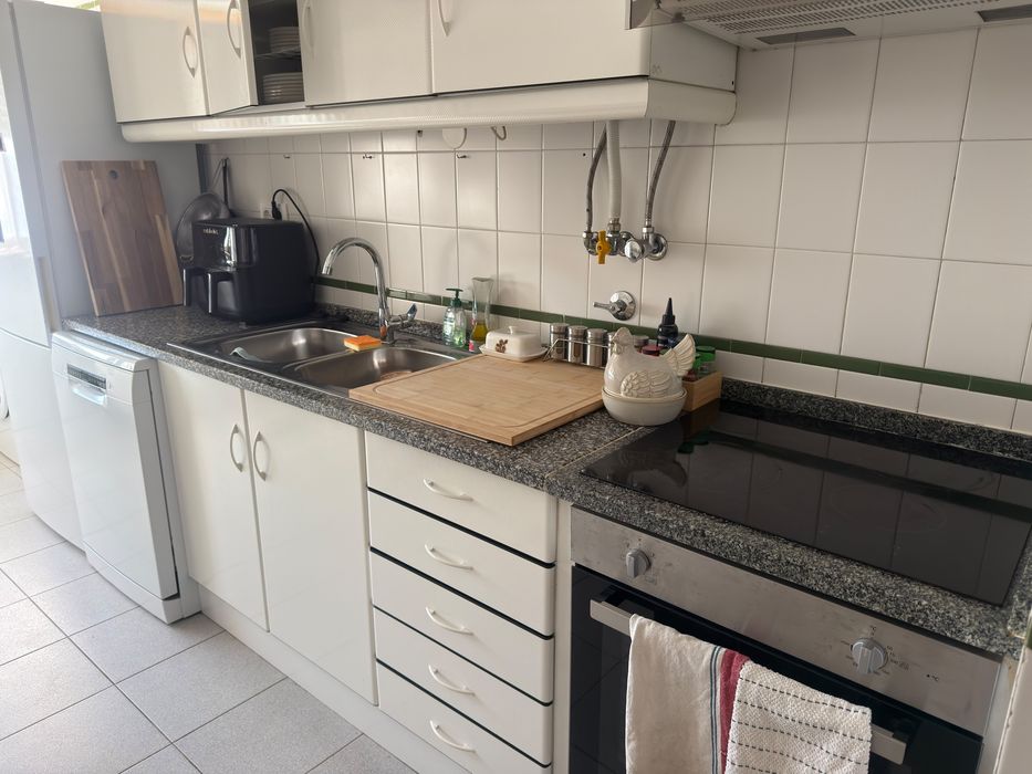 T2 com 90 m², garagem e arrecadação | A 1 minuto do Metro