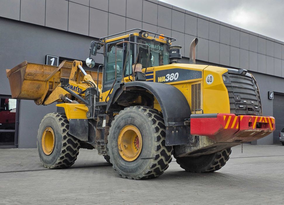 Фронтальний навантажувач Komatsu WA380-7