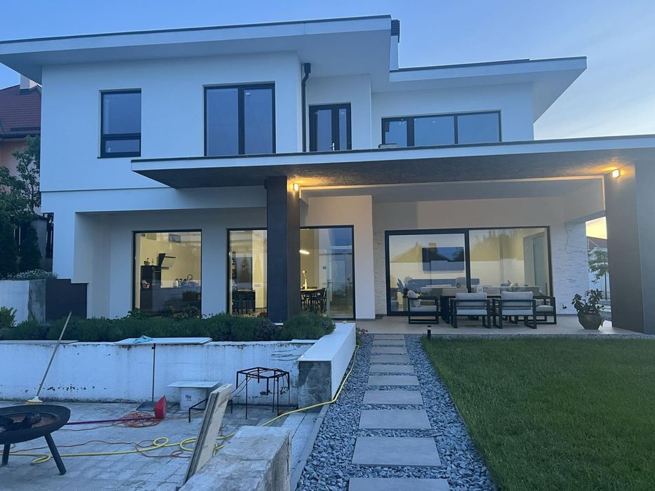 Продаж VIP будинку 300 м2 в с.Солонка