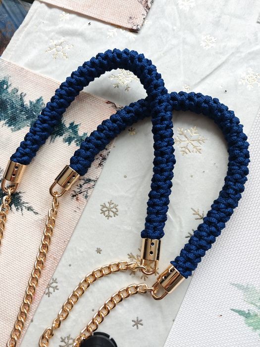 Granatowe uchwyty do obag