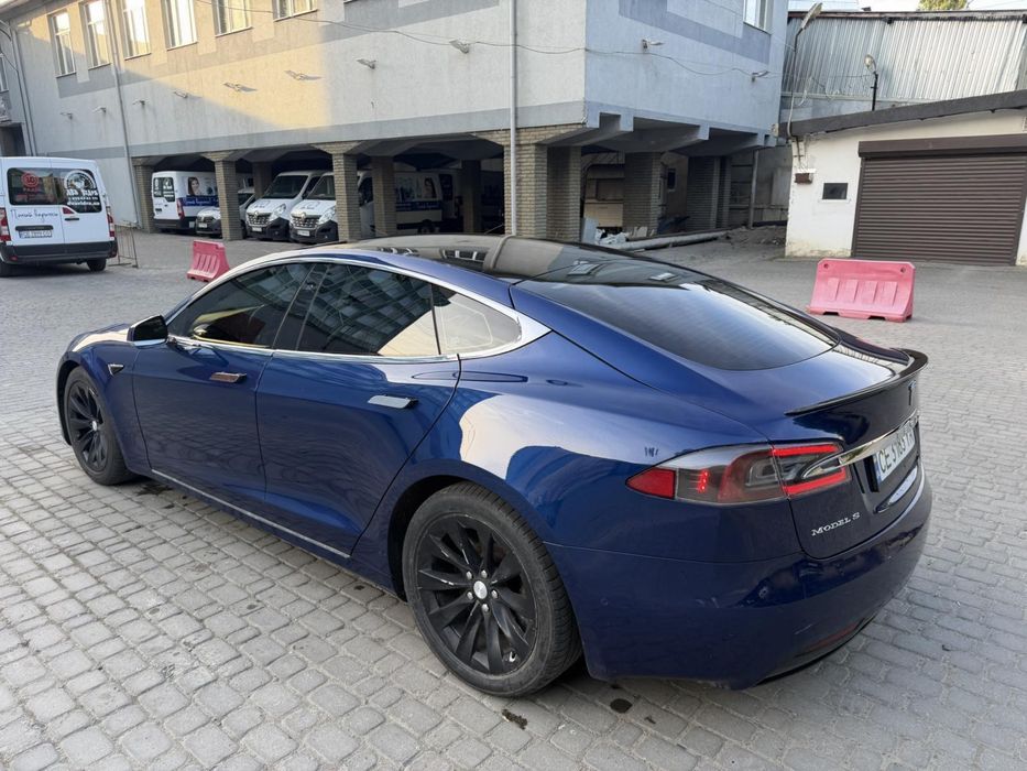 Tesla Model S 2017