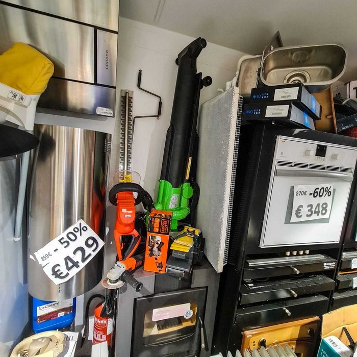 Rebarbadora Angular Black+Decker –710W –Ø115 mm– c/ Caixa e Acessórios