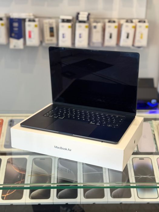 Laptop Apple MacBook Air M2 • Midnight • 8/256 GB • bateria 97% • 15-calowy • GWARANCJA • raty