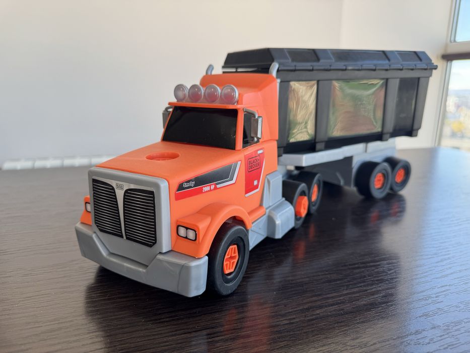 Вантажівка конструктор Black Decker