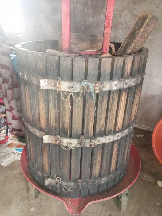 Prensa antiga de uvas